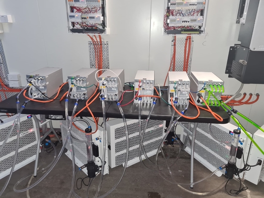 380V Wasserkühlungs-Kabinett für M33S+ M33S++ M53 Whatsminer Bitmain S19 hydro